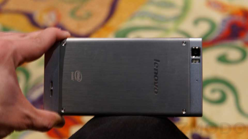 Illustration for article titled Lenovo K900 Hands-On: This Tall, Skinny Hottie Needs to Get In My Pants
